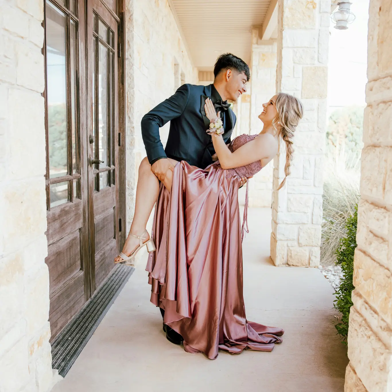 Prevoz limuzinom za svečane prilike, maturske večeri